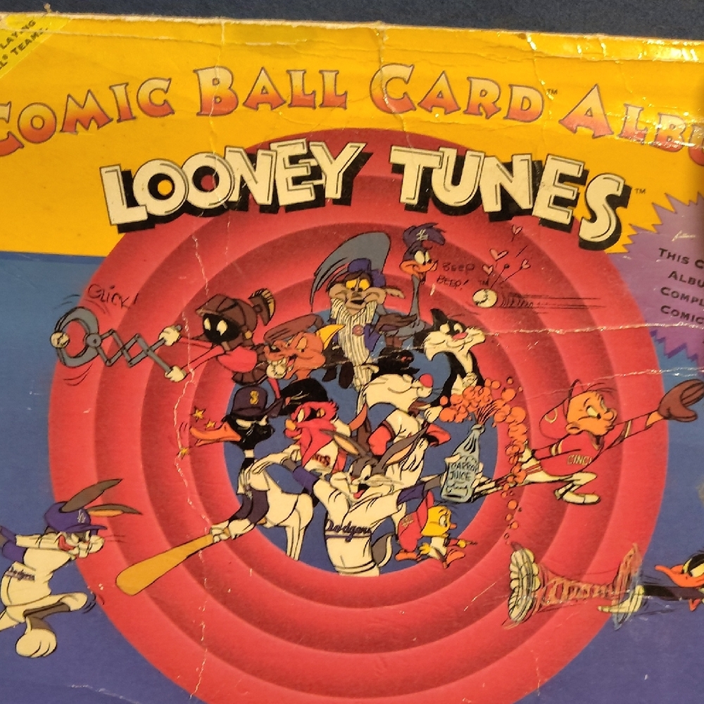 Warner Bros. Looney Tunes Comic Ball Card Album - Yellow and Purple